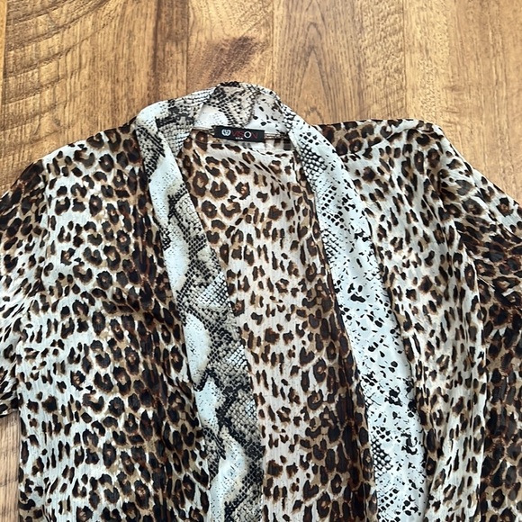 Vision Woman’s Animal Print Cardigan Size M - Picture 2 of 6